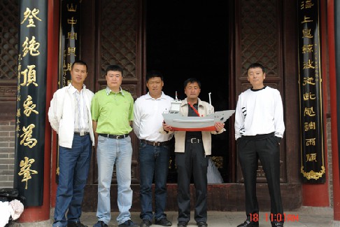 2006年5月青岛参访团访问显应宫