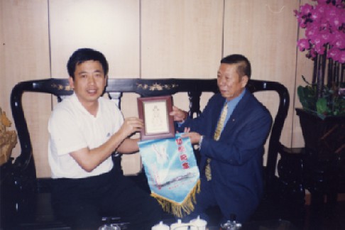 2004年11月6日与澎湖天后宫主任委员杨国夫交谈